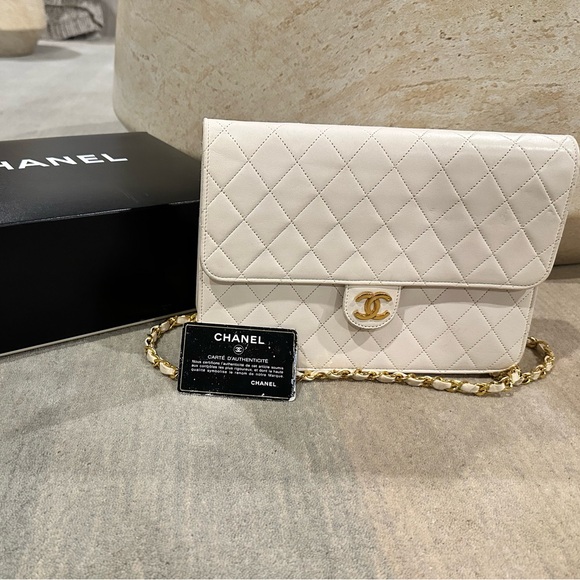 Authentic Vintage Chanel Matelasse lambskin Half Flap Bag - RARE CONDITION - Picture 1 of 16